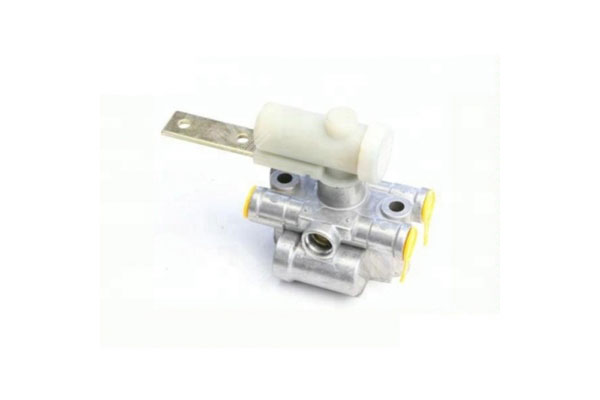 Level Valve - Mercedes,,Evobus - 0003283930, 0500005104, 500005104 - Mi Nr: 351.005443